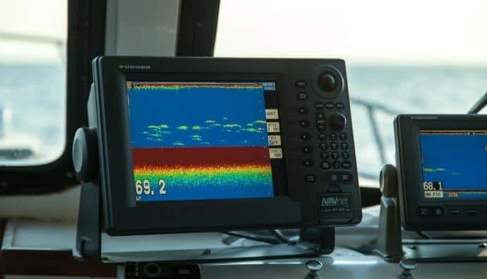 how to read a fish finder