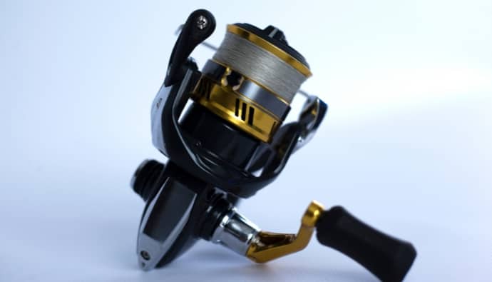 how to clean spinning reel